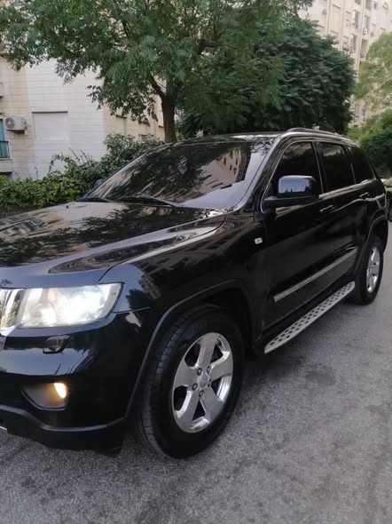 جيب شيروكي 2012 - صورة 5