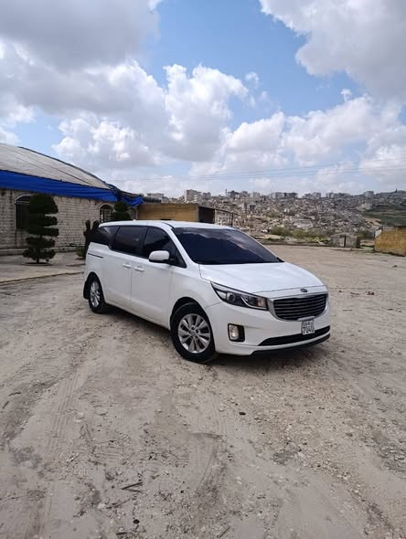 كيا سيدونا 2015 - صورة 2