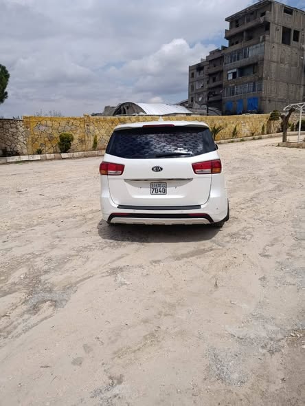 كيا سيدونا 2015 - صورة 4