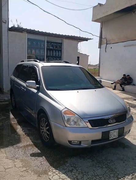 كيا كرنفال 2010 - صورة 2