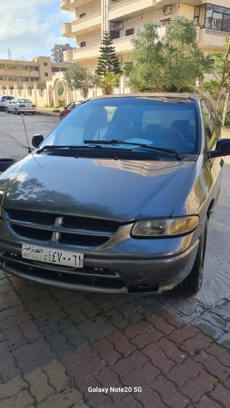 دودج جراند كرفان 2002 - صورة 2