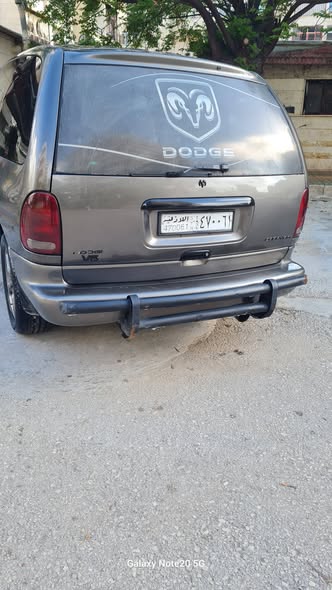 دودج جراند كرفان 2002 - صورة 3