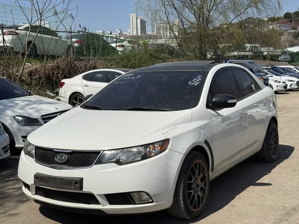 كيا فورتي 2010 - صورة 3