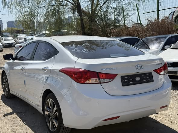 هونداي لنتره 2011 - صورة 4