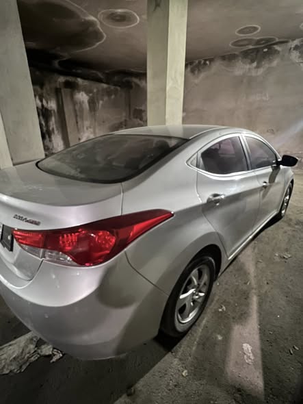 هيونداي أفانتي 2012 - صورة 2