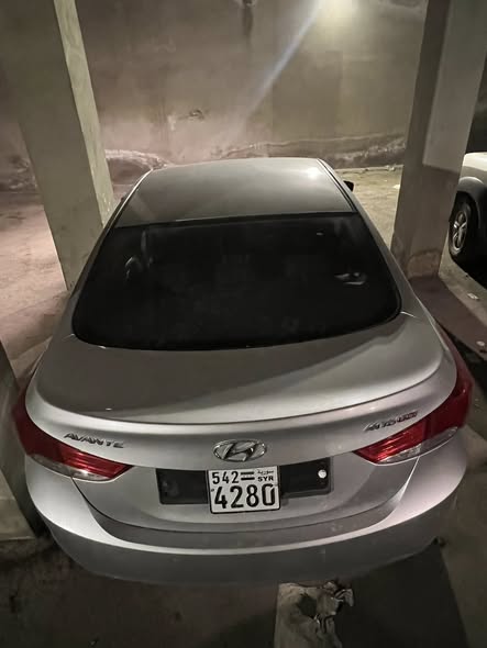 هيونداي أفانتي 2012 - صورة 3