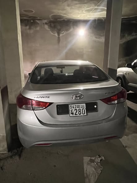 هيونداي أفانتي 2012 - صورة 4