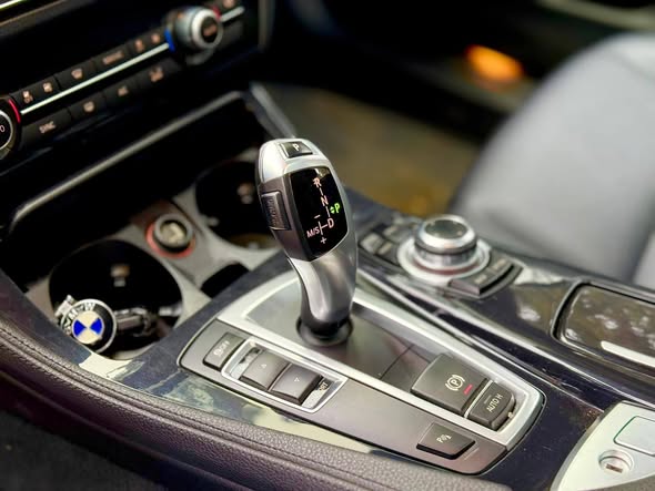 بي إم دبليو 520 2015 - صورة 5