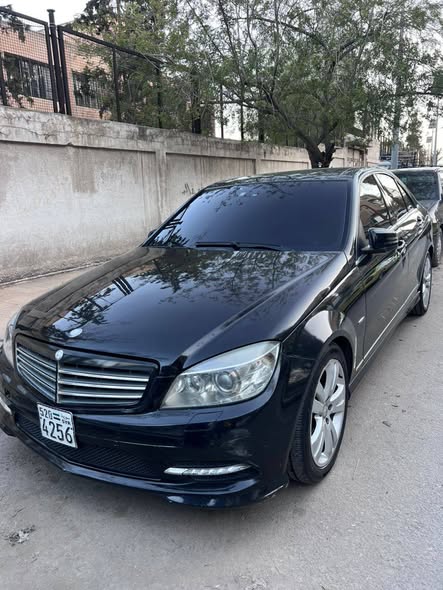 مرسيدس C200 2011 - صورة 2