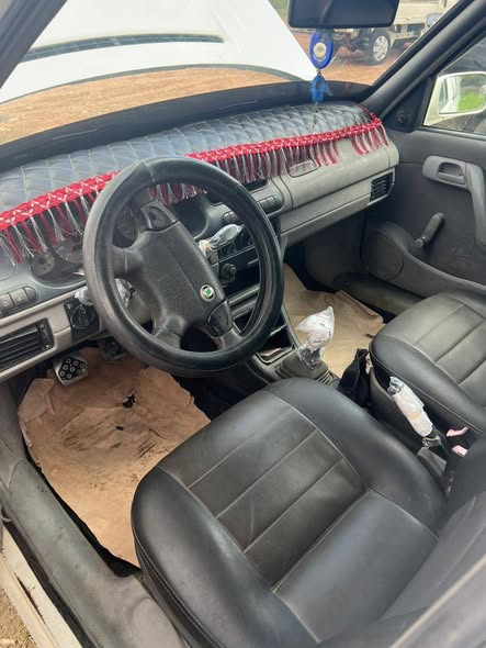 سكودا بيك أب 1998 - صورة 4