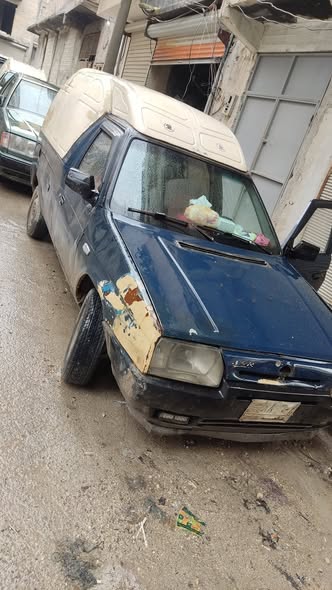 سكودا بيك أب 1994 - صورة 1