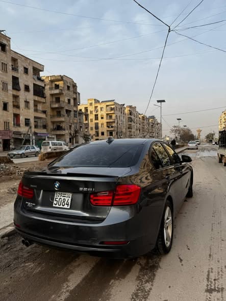 بي إم دبليو 328i 2013 - صورة 2