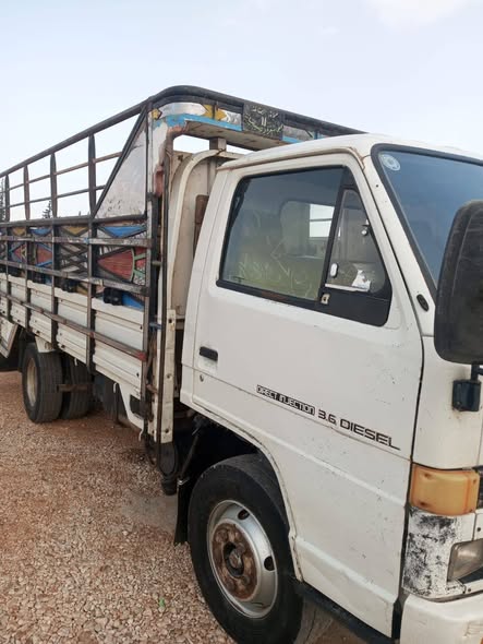 اسوزو NPR 1993 - صورة 1