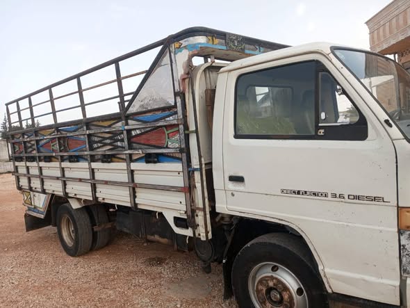 اسوزو NPR 1993 - صورة 3