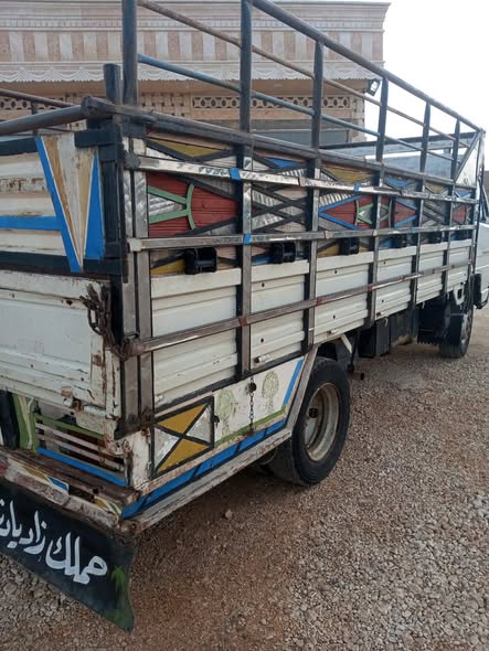 اسوزو NPR 1993 - صورة 4