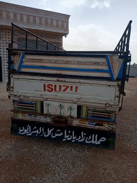 اسوزو NPR 1993 - صورة 5