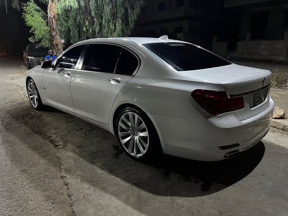 بي إم دبليو 750 2012 - صورة 2