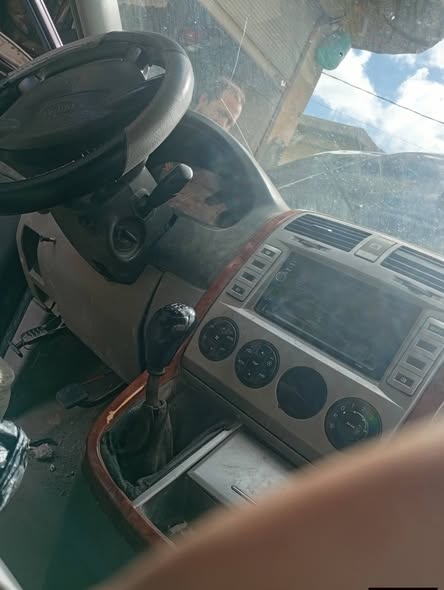 كيا كرنفال 2005 - صورة 3