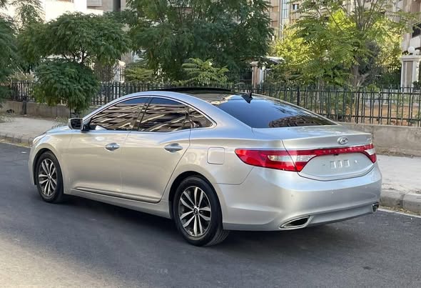 هيونداي أزيرا 2012 - صورة 2