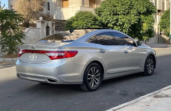 هيونداي أزيرا 2012 - صورة 4