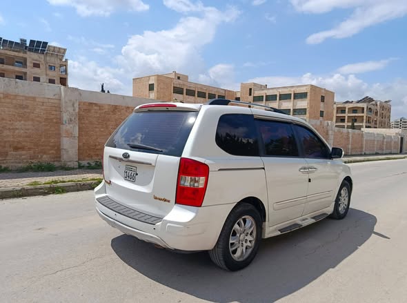 كيا كرنفال 2013 - صورة 1