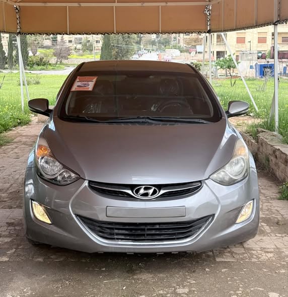 هيونداي افانتي 2012 - صورة 1