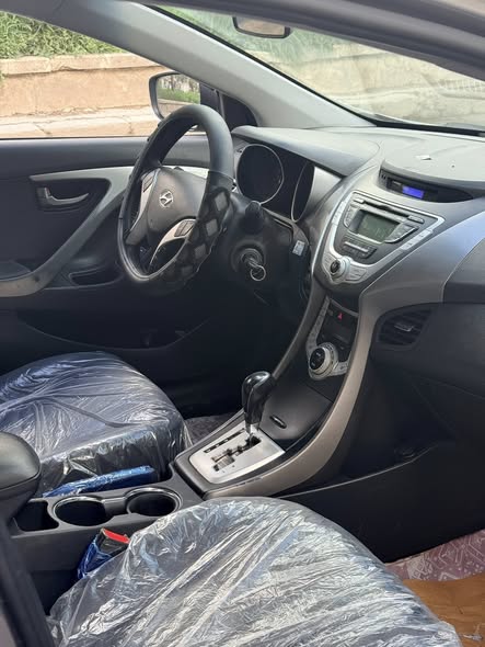 هيونداي افانتي 2012 - صورة 3