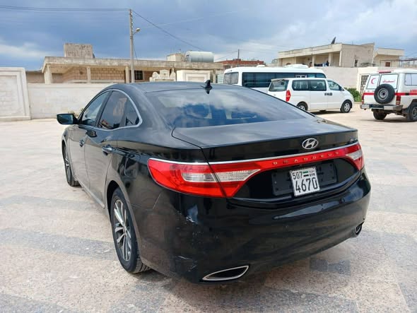 هيونداي أزيرا 2011 - صورة 2