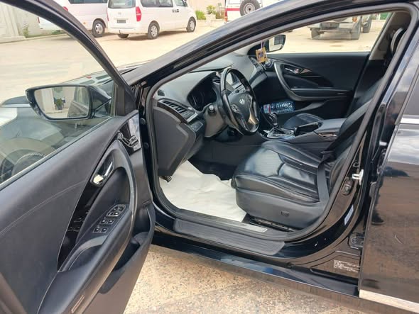 هيونداي أزيرا 2011 - صورة 5