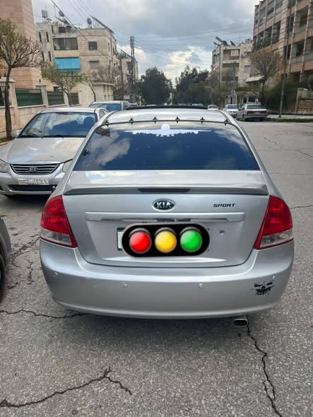 كيا سيراتو 2007 - صورة 2