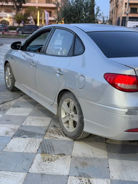 هيونداي افانتي 2011 - صورة 4