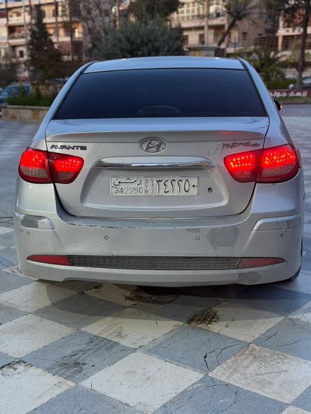 هيونداي افانتي 2011 - صورة 5
