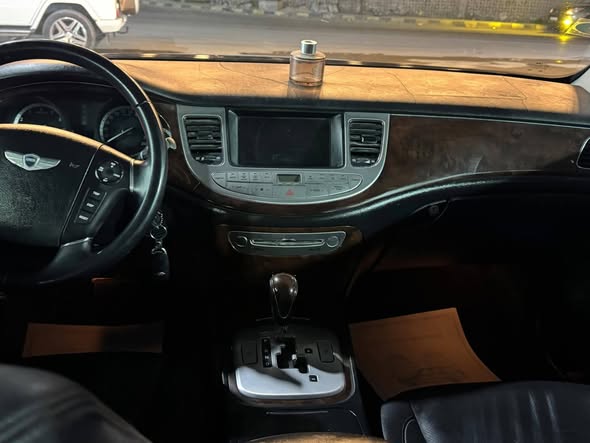 هيونداي جينسيس 2010 - صورة 2