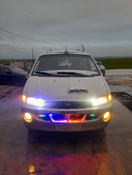 هيونداي ستاريكس 2001 - صورة 1