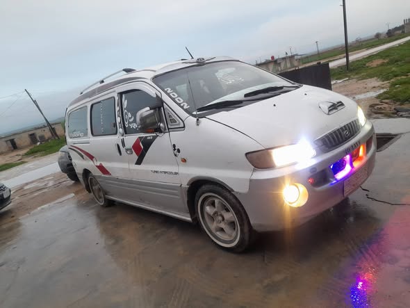 هيونداي ستاريكس 2001 - صورة 4