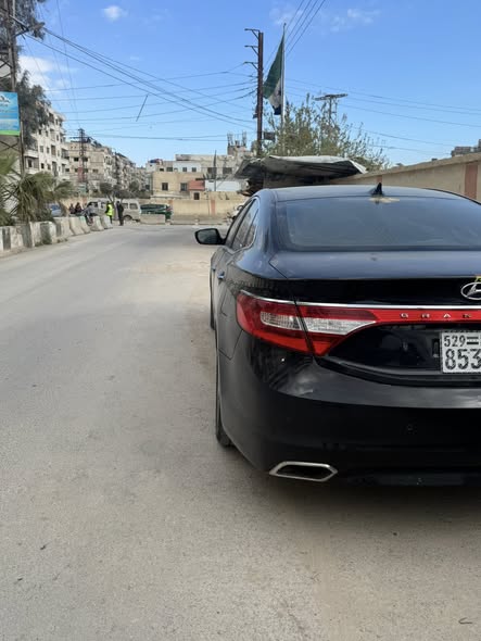 هيونداي أزيرا 2012 - صورة 5