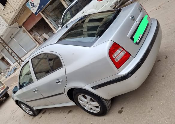 سكودا تور 2003 - صورة 1