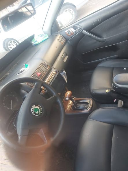 سكودا تور 2003 - صورة 3