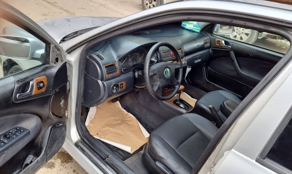 سكودا تور 2003 - صورة 5