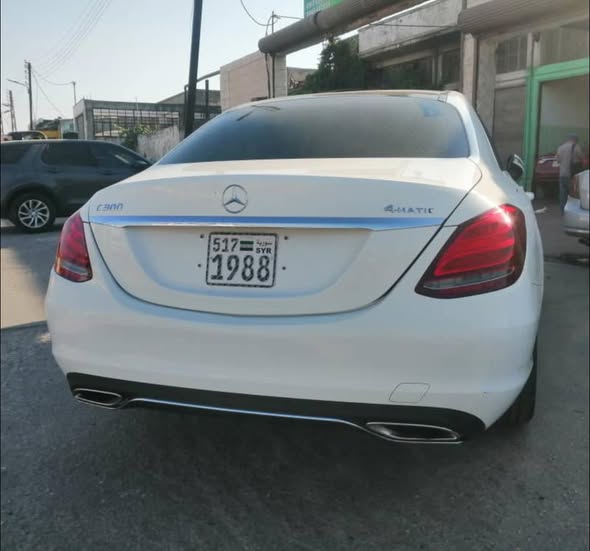مرسيدس C300 2015 - صورة 2