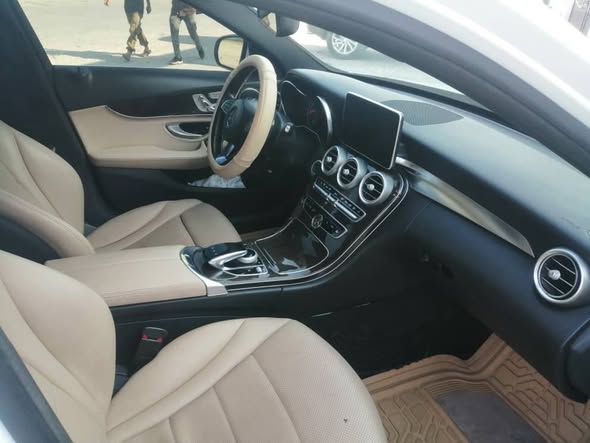 مرسيدس C300 2015 - صورة 3