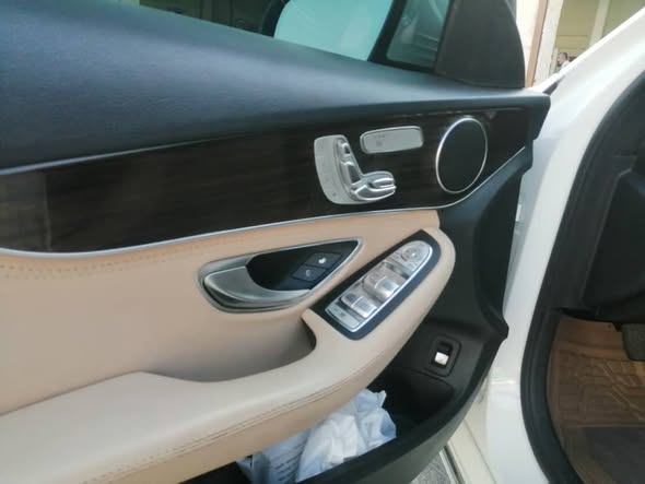مرسيدس C300 2015 - صورة 4