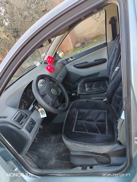 سكودا فابيا 2002 - صورة 5