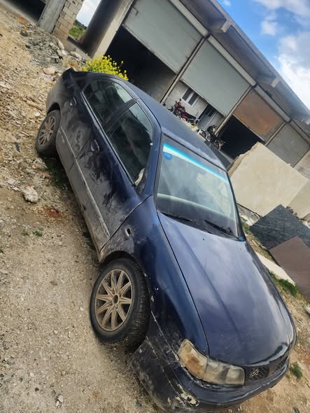 نيسان أخرى 2002 - صورة 1