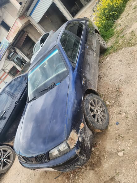 نيسان أخرى 2002 - صورة 3