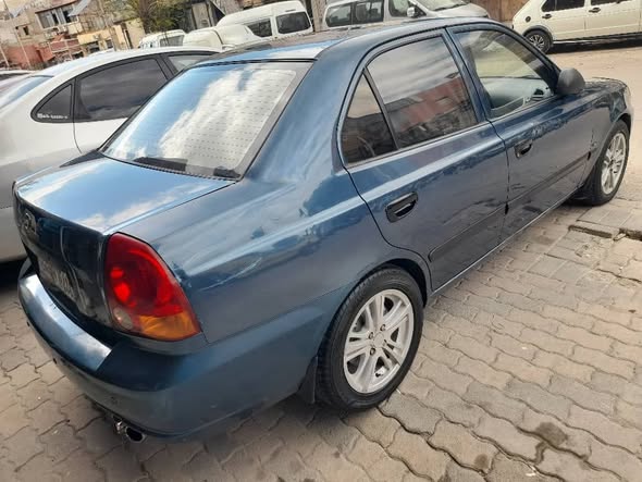 هيونداي فيرنا 2005 - صورة 2