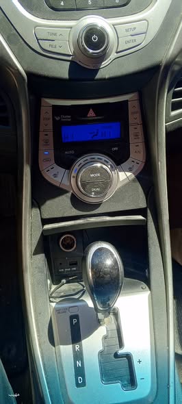 هيونداي افانتي 2011 - صورة 3