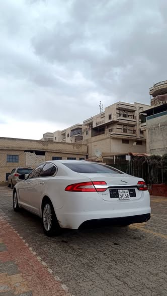 جاكوار XF 2012 - صورة 1