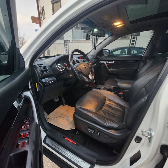 كيا سيرنتو 2013 - صورة 4