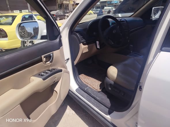 هيونداي سنتافيه 2011 - صورة 4